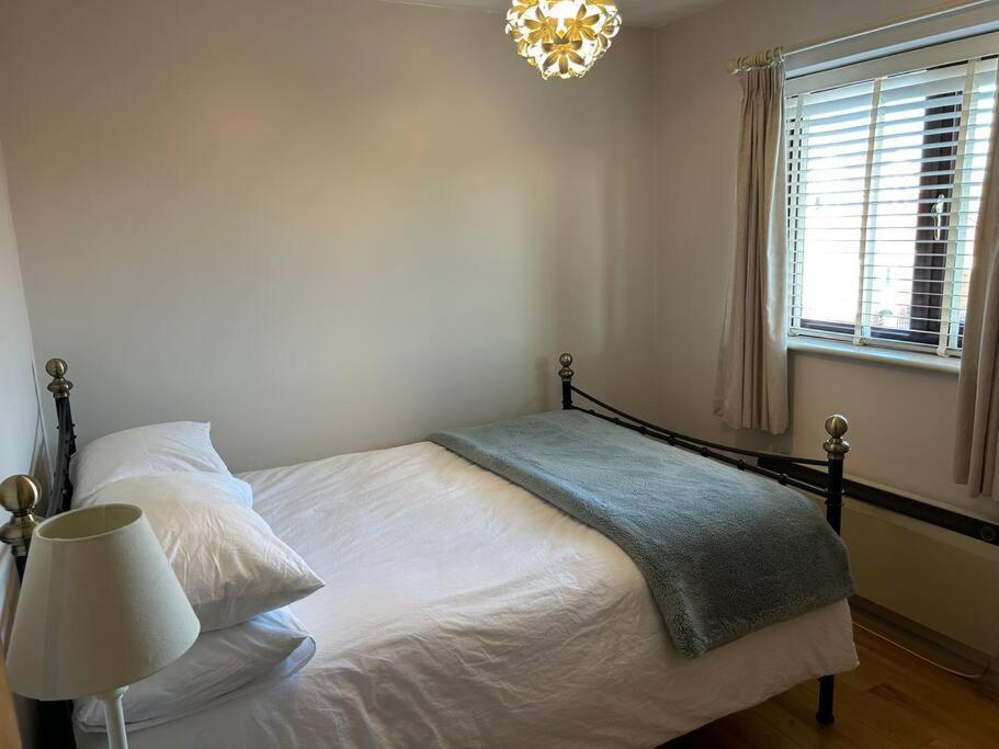 Cosy 2 Bed, Home From Home Haddenham  Ngoại thất bức ảnh