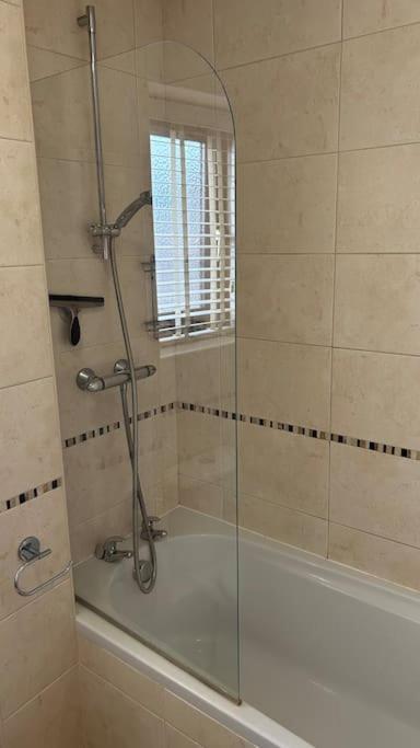 Cosy 2 Bed, Home From Home Haddenham  Ngoại thất bức ảnh