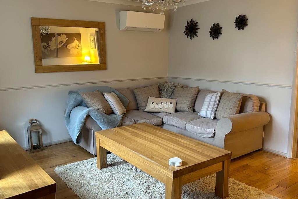 Cosy 2 Bed, Home From Home Haddenham  Ngoại thất bức ảnh