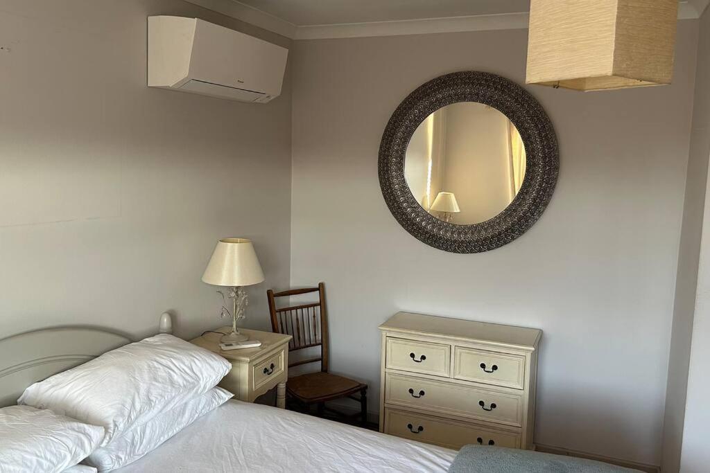 Cosy 2 Bed, Home From Home Haddenham  Ngoại thất bức ảnh